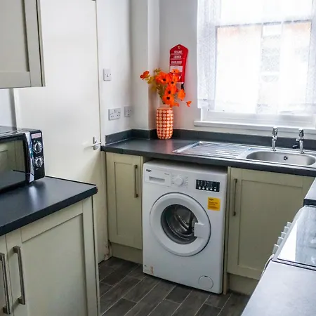 Apartment 2 Bed House - Sleeps 6 Perfect For Families And Contractors
