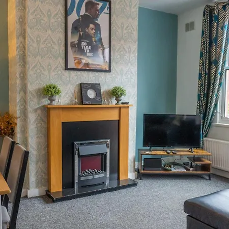 Apartment 2 Bed House - Sleeps 6 Perfect For Families And Contractors Leeds (West Yorkshire)
