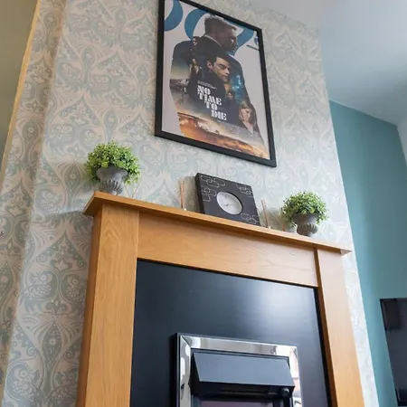 Apartment 2 Bed House - Sleeps 6 Perfect For Families And Contractors Leeds (West Yorkshire)